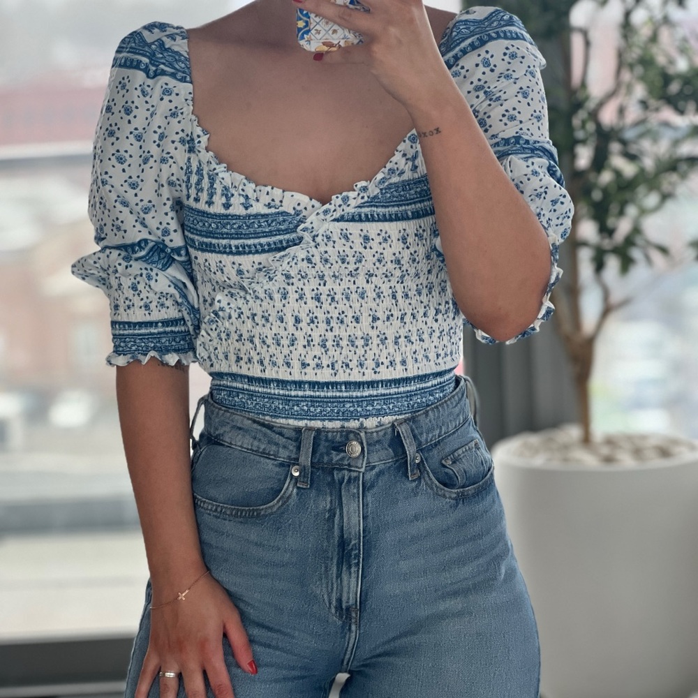 Paisley pattern puff sleeve top